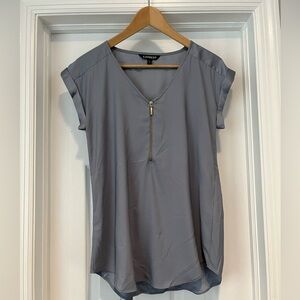 Express V-Neck Zip Front Cap Sleeve Blouse, Gray - Size S
